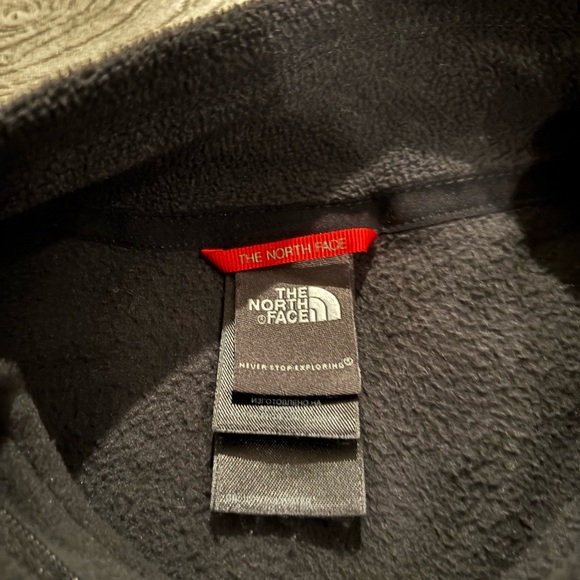 The North Face Charcoal Fleece Jacket - Picture 2 of 2
